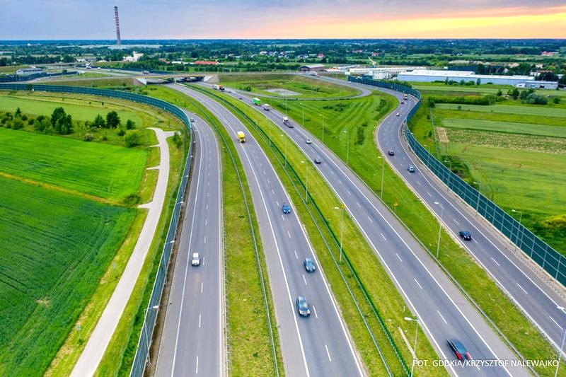 Ile można jechać na autostradzie? Limit 140 km/h i ważne wyjątki