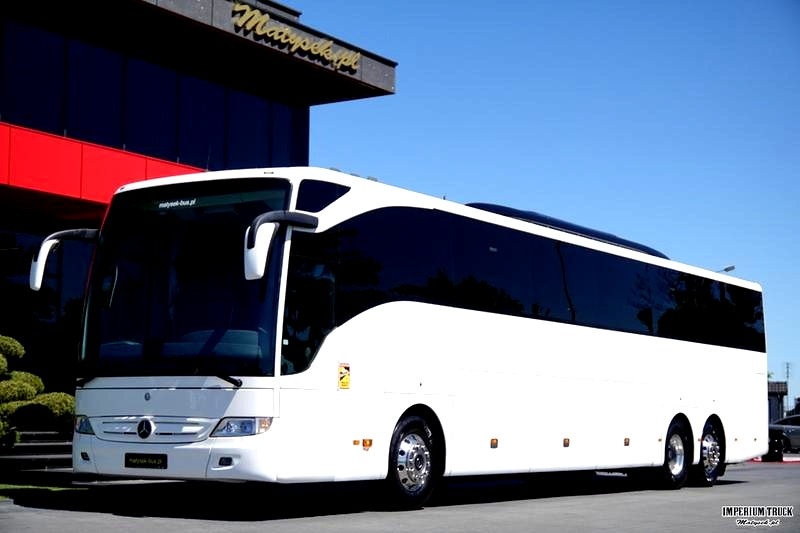 Mercedes-Benz Tourismo – jak dobrać wersję najlepiej dopasowaną do firmy?